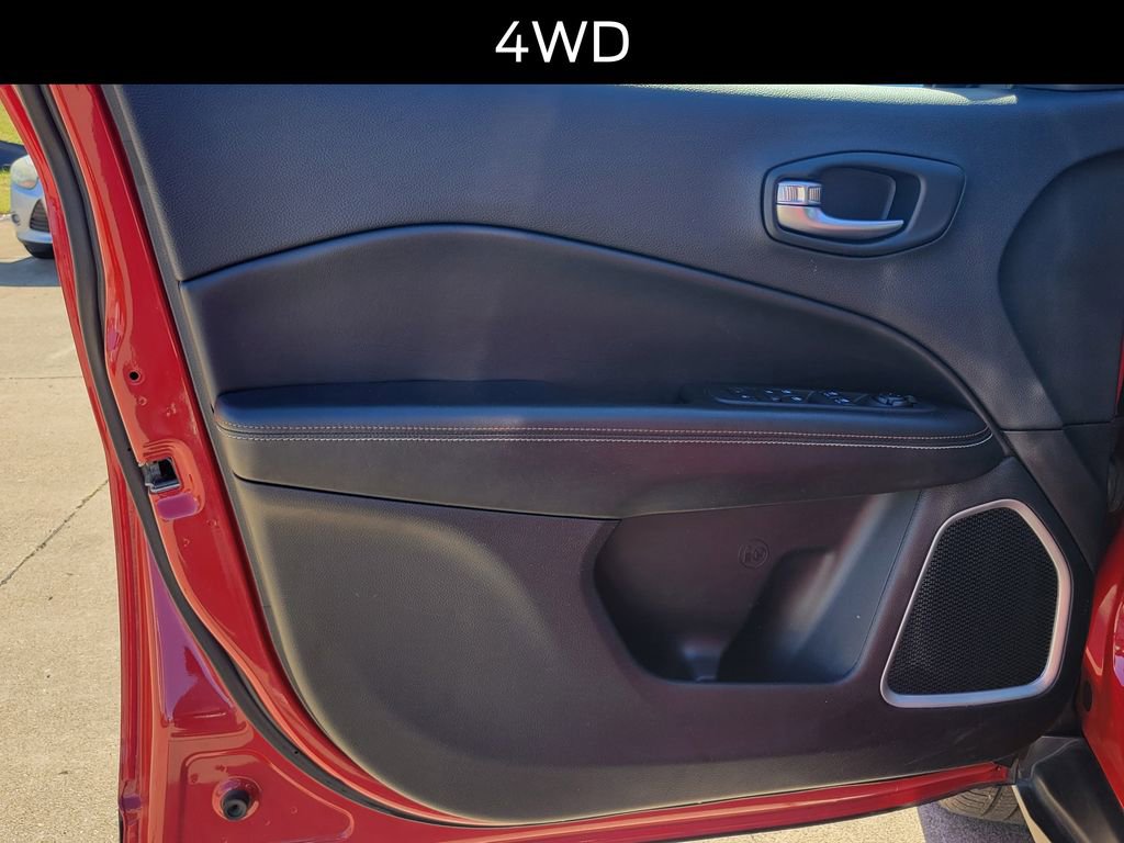 Used 2019 Jeep Compass Latitude w/ Cold Weather Group image 17