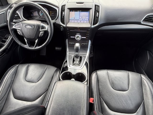 Certified 2018 Ford Edge Titanium w/ Technology Package AWD/4WD image 33