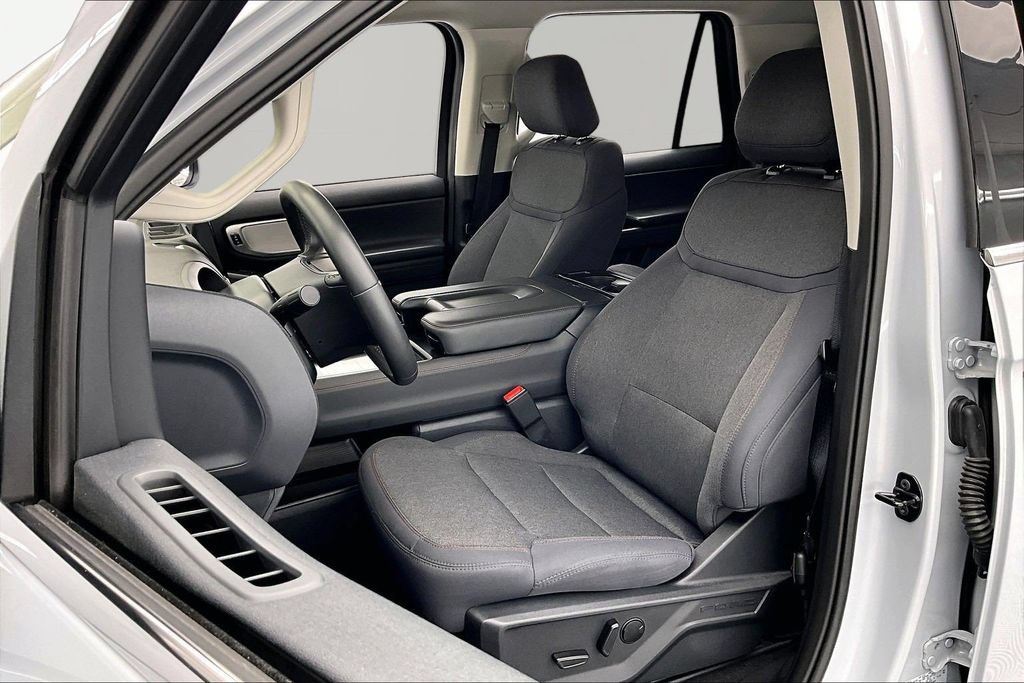 Certified 2025 Ford Expedition Active AWD/4WD image 25
