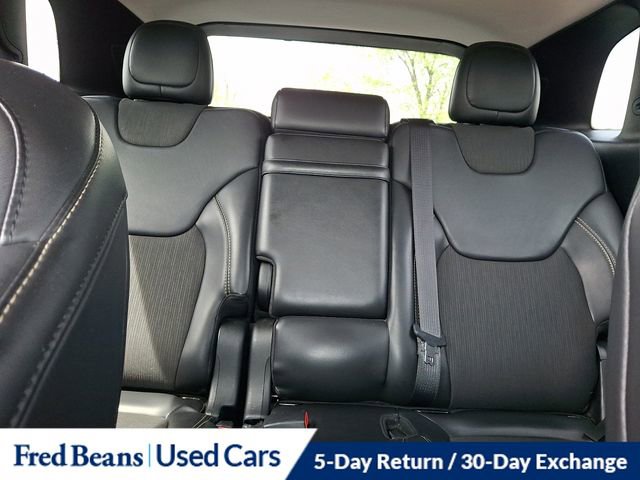 Used 2018 Jeep Cherokee Latitude Plus AWD/4WD image 18