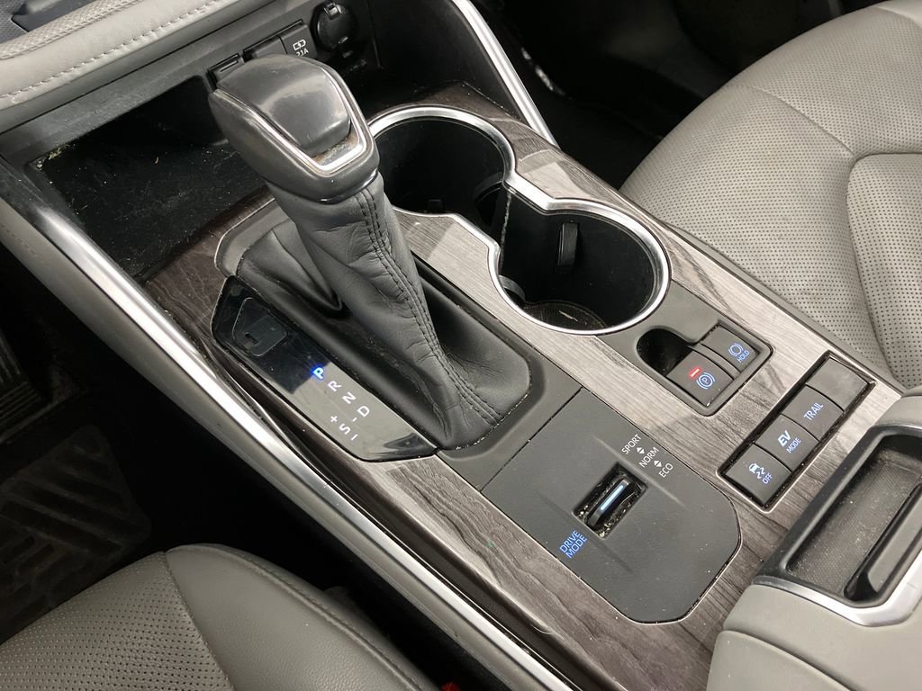Used 2020 Toyota Highlander Limited image 26