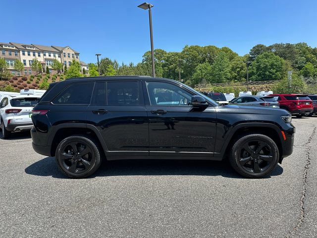 Used 2023 Jeep Grand Cherokee Altitude AWD/4WD image 6