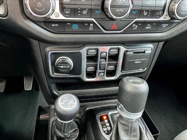Used 2024 Jeep Wrangler Unlimited w/ Convenience Group AWD/4WD image 16