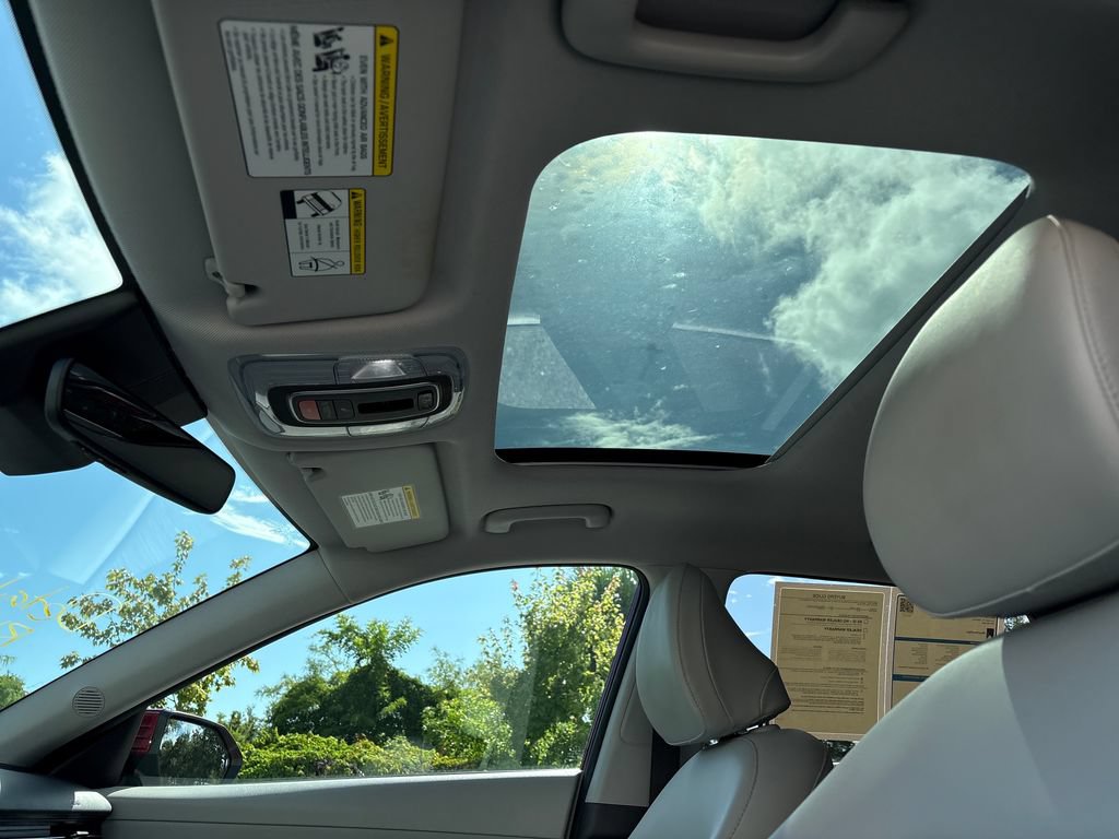 Used 2025 Hyundai Kona Limited FWD image 35