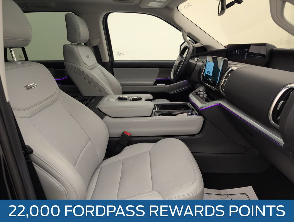Certified 2025 Ford Expedition Platinum w/ Driver's Package AWD/4WD image 16