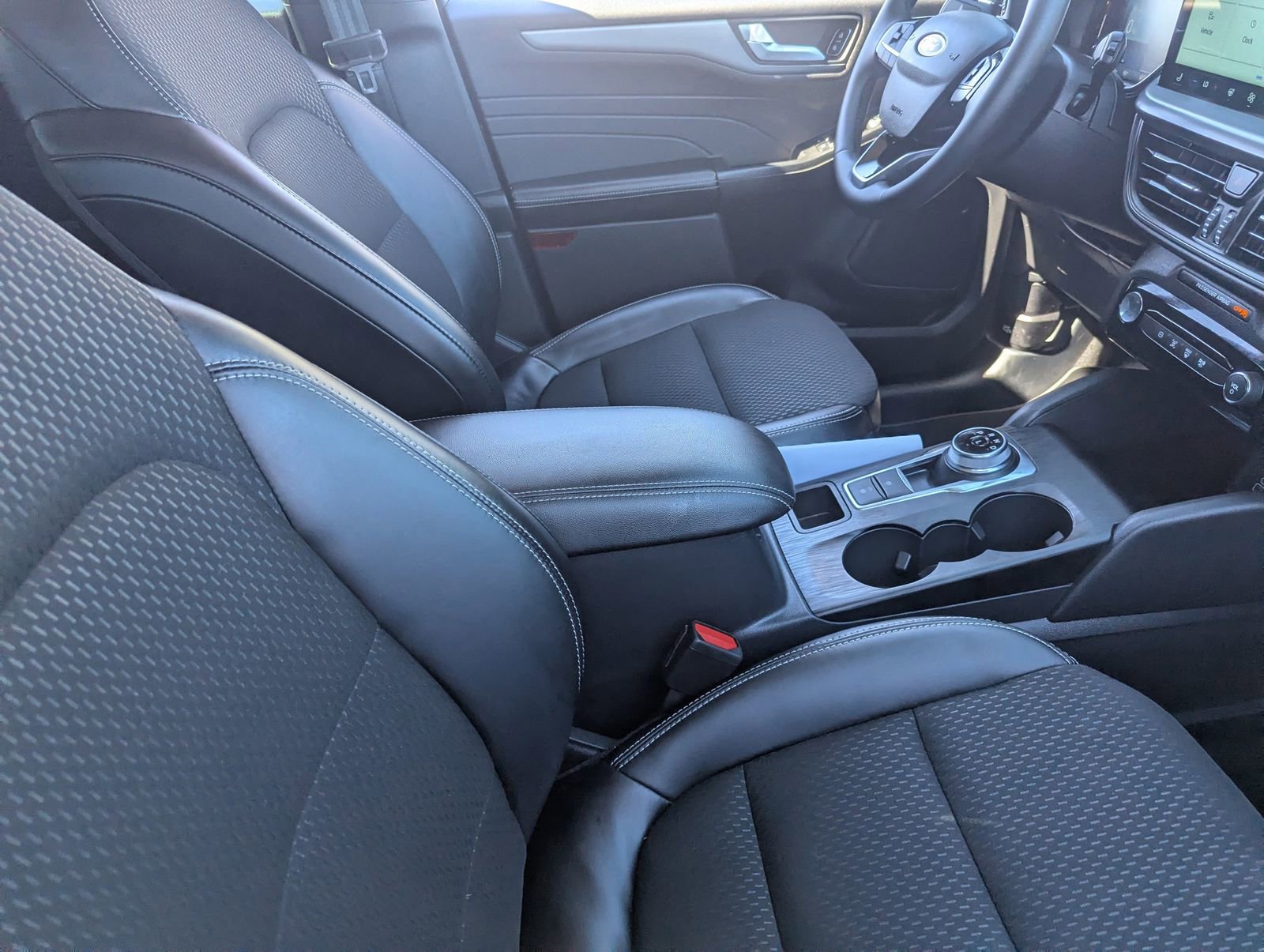 Certified 2025 Ford Escape SE image 11