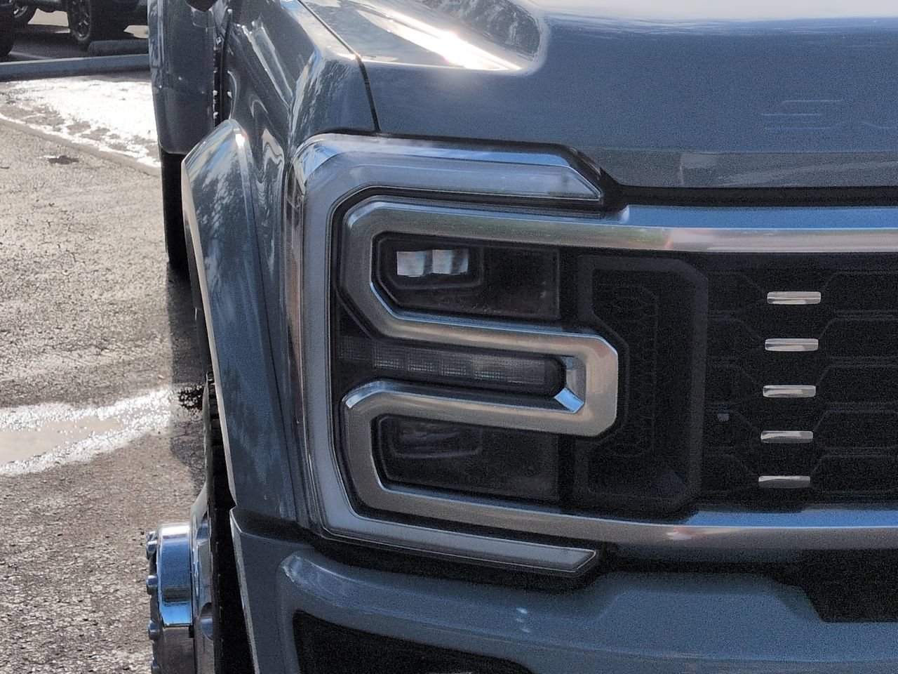 Certified 2026 Ford F450 Platinum w/ FX4 Off-Road Package AWD/4WD image 10