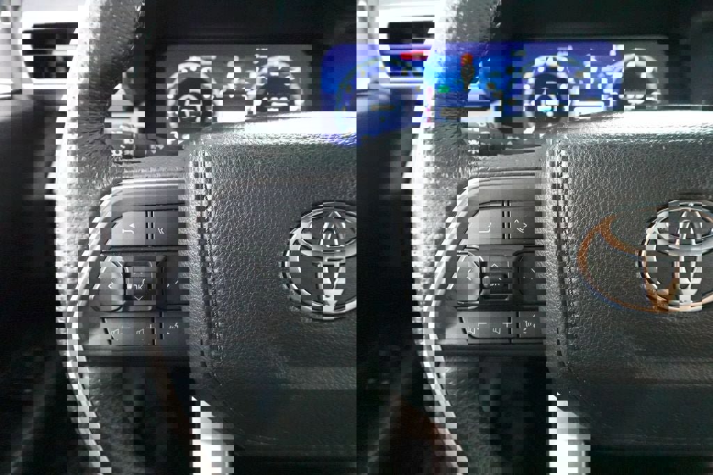 Used 2025 Toyota Tacoma TRD Off-Road image 12