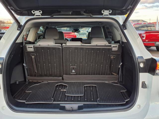 Used 2023 Toyota Highlander XLE image 24