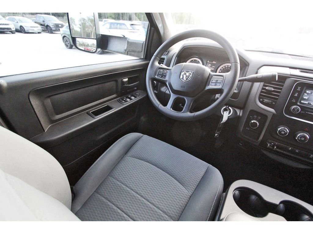 Used 2018 RAM 2500 Tradesman w/ Chrome Appearance Group image 11