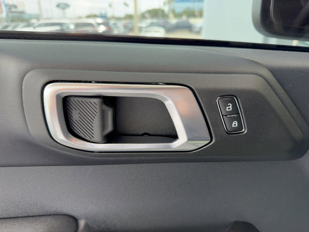 Certified 2025 Ford Bronco Outer Banks w/ Sasquatch Package image 10