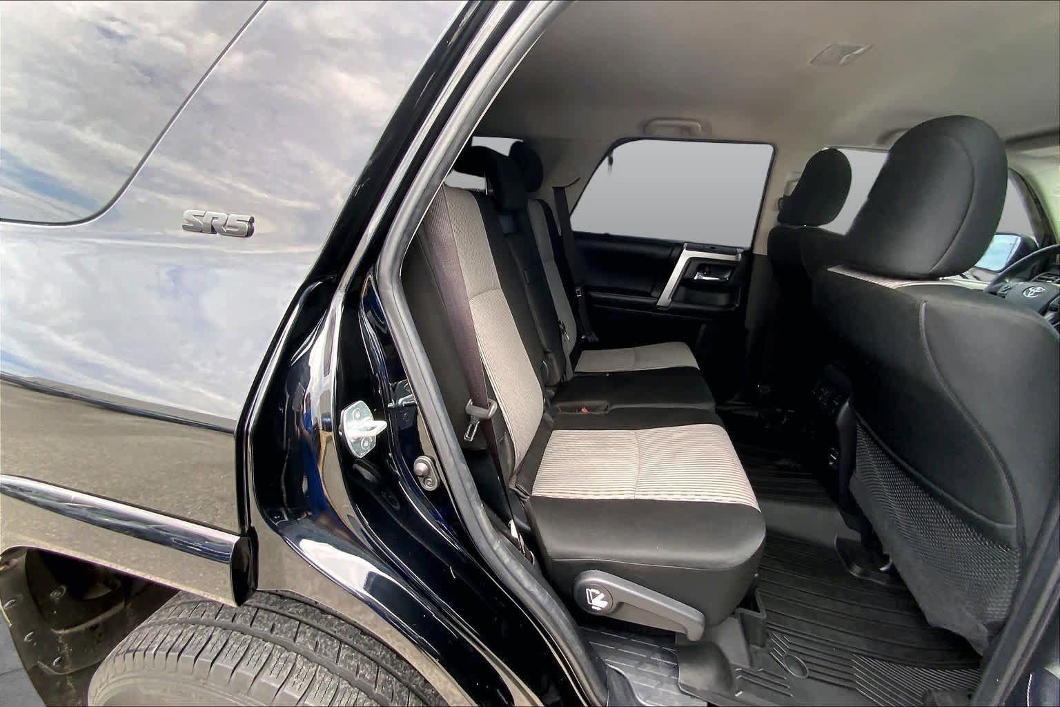 Used 2019 Toyota 4Runner SR5 AWD/4WD image 19