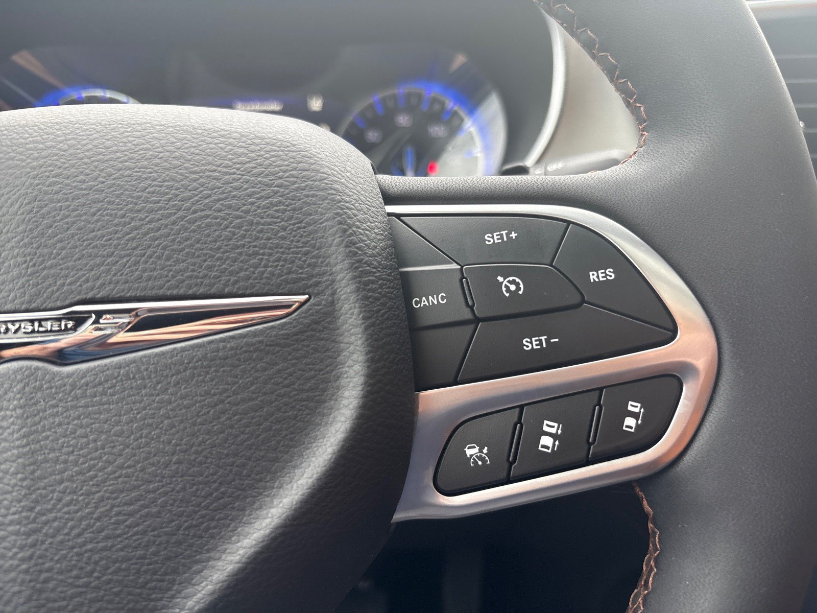 Used 2026 Chrysler Pacifica Pinnacle FWD image 18