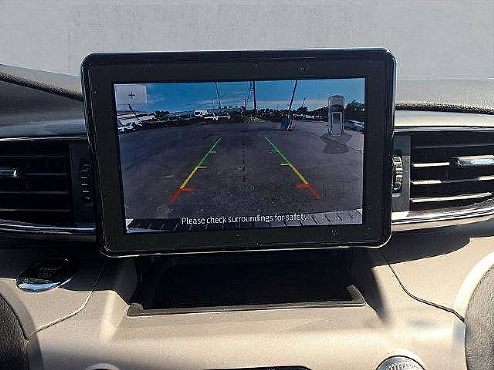 Certified 2023 Ford Explorer XLT w/ Equipment Group 202A AWD/4WD image 19