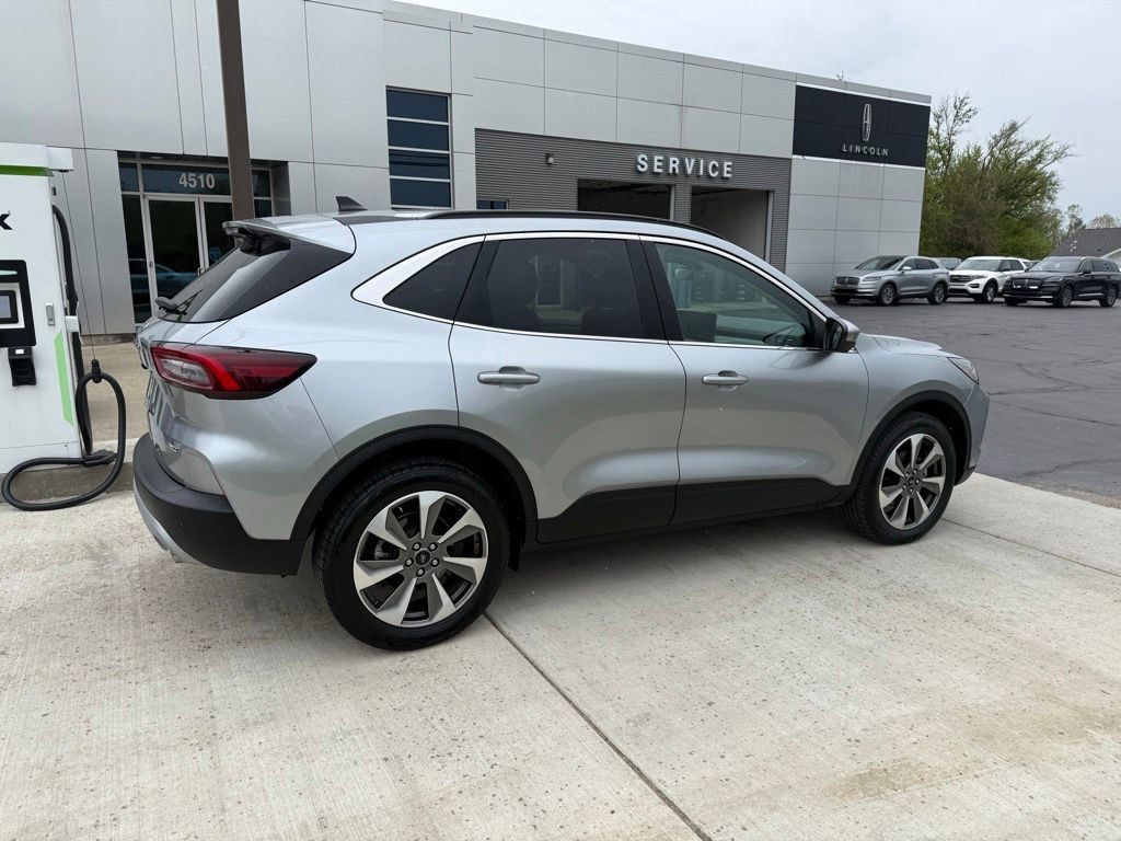 Certified 2024 Ford Escape Platinum AWD/4WD image 11