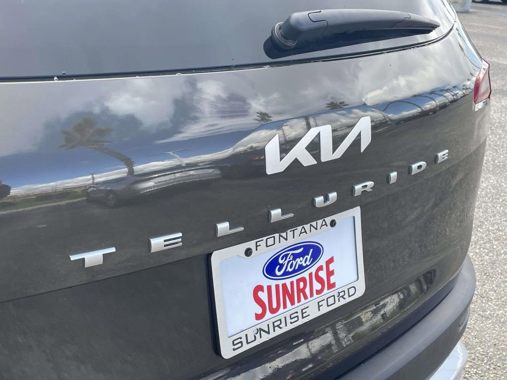 Used 2022 Kia Telluride EX w/ EX Premium Package image 7