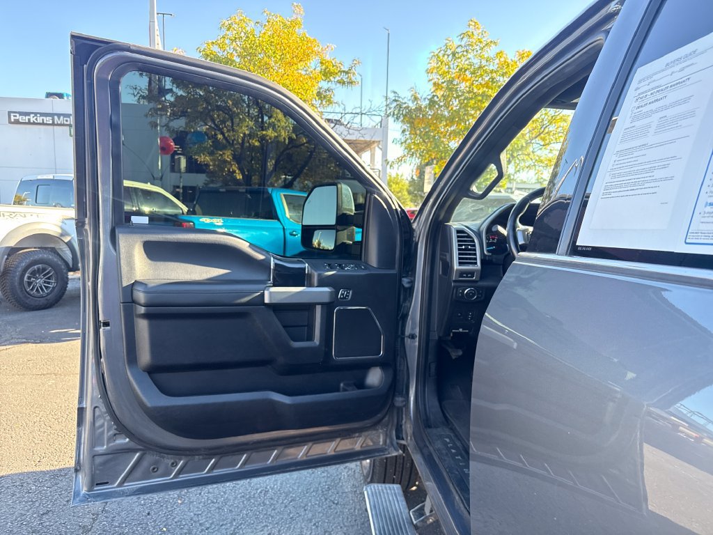 Certified 2021 Ford F250 Platinum w/ FX4 Off-Road Package AWD/4WD image 9