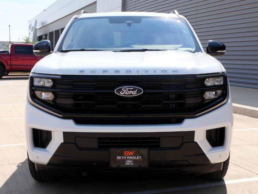 Certified 2025 Ford Expedition Active AWD/4WD image 4