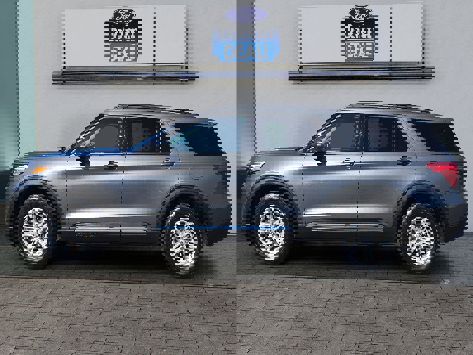 Certified 2024 Ford Explorer XLT image 6