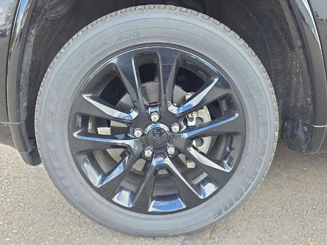 Used 2020 Jeep Grand Cherokee Altitude AWD/4WD image 14