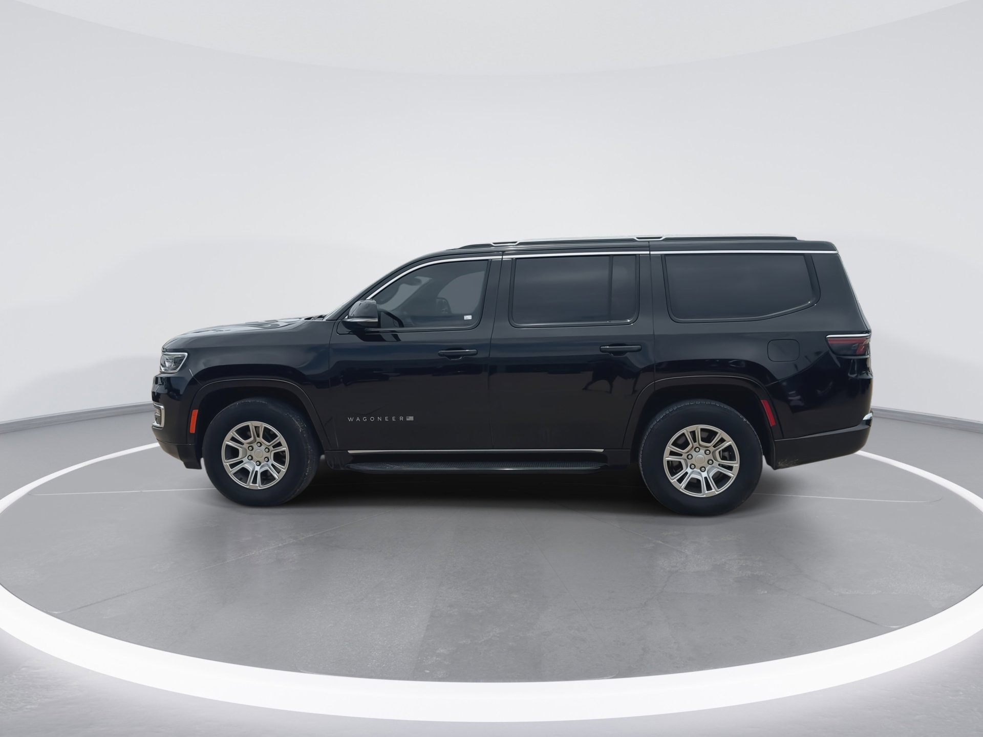 Used 2023 Jeep Wagoneer 4WD image 6