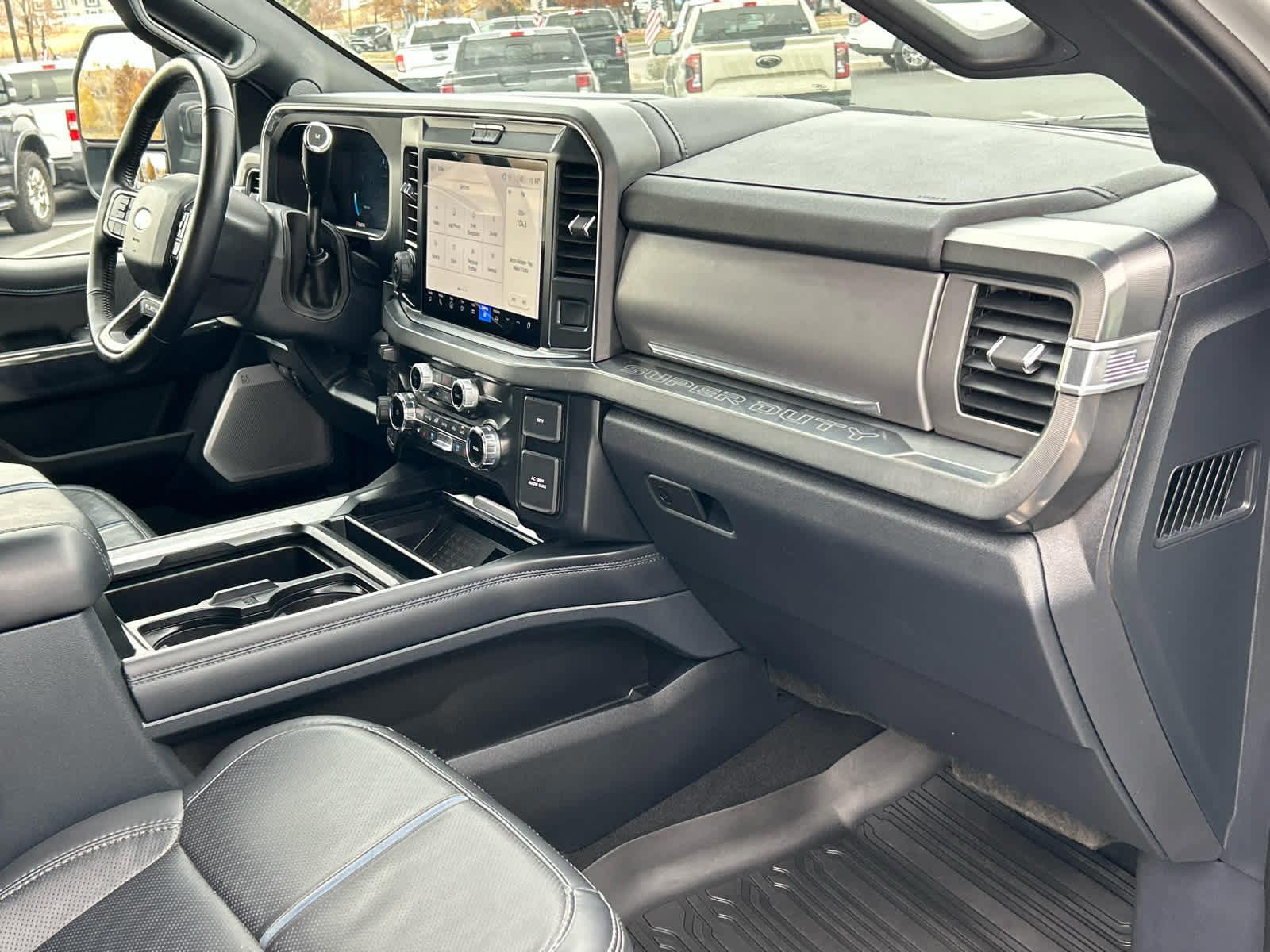 Certified 2025 Ford F350 Platinum w/ FX4 Off-Road Package image 21