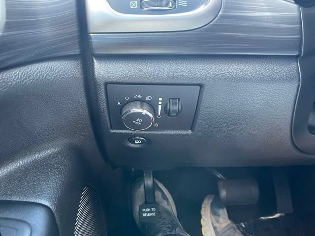 Used 2020 Jeep Grand Cherokee Altitude AWD/4WD image 20