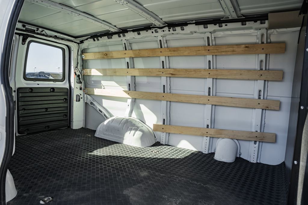 Used 2023 GMC Savana 2500 image 35