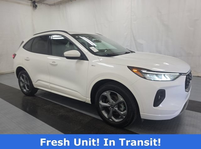 Certified 2023 Ford Escape ST-Line Select w/ Tech Pack #1 AWD/4WD image 4