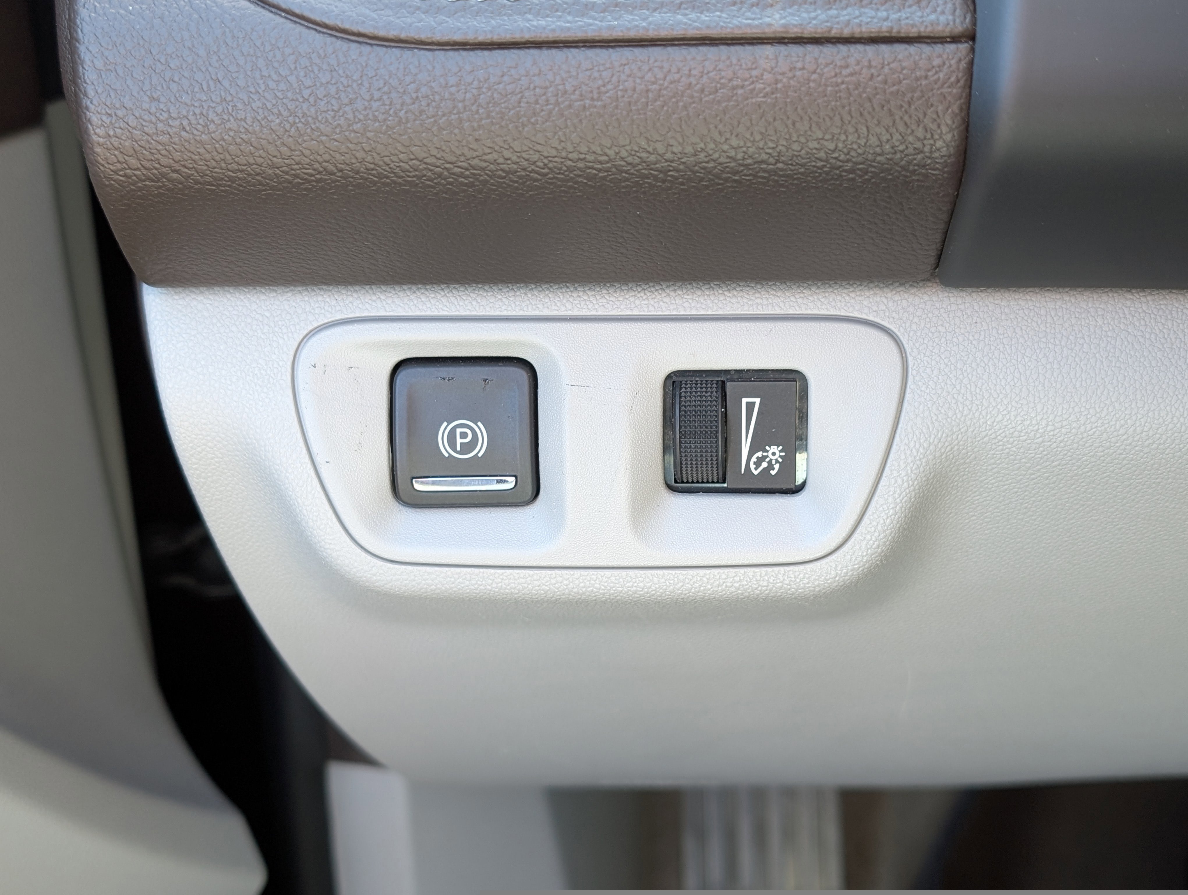 Used 2018 GMC Acadia SLT w/ LPO, Black Accent Package image 22