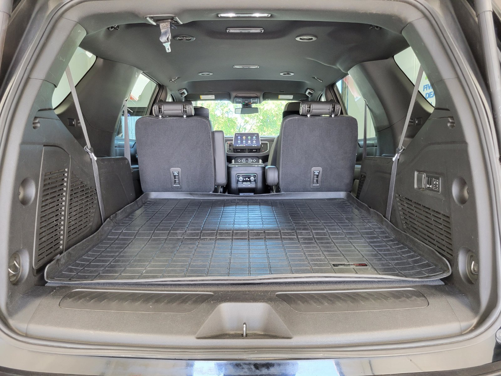 Used 2021 GMC Yukon SLT w/ Rear Media and Nav Package AWD/4WD image 29