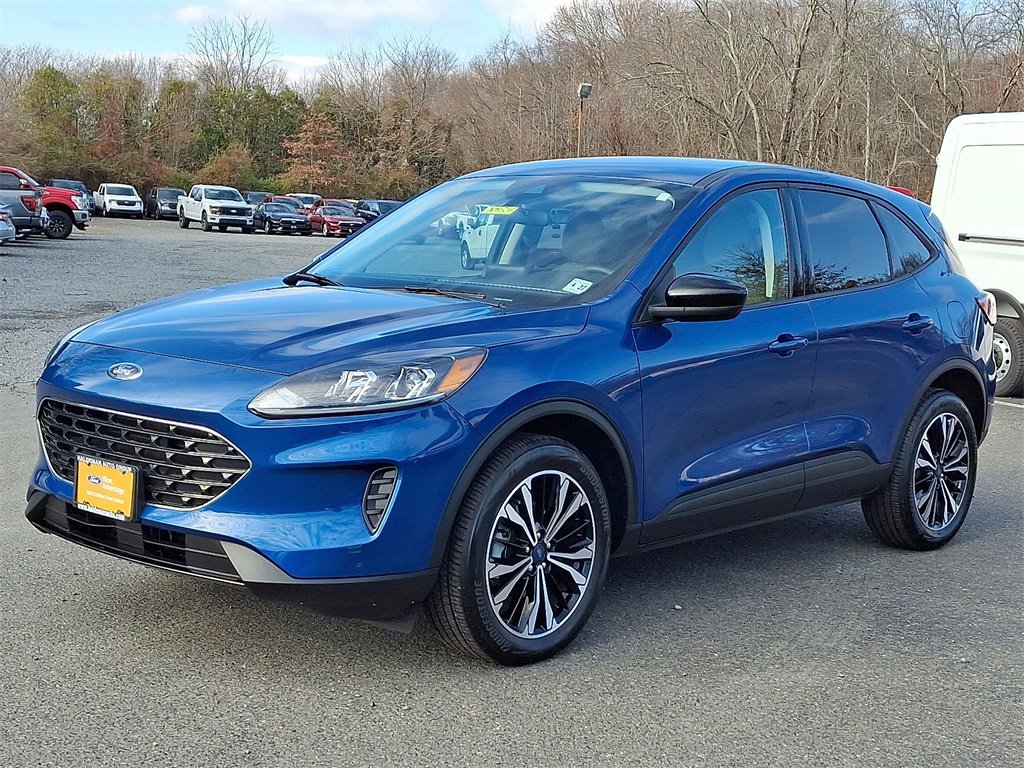 Certified 2022 Ford Escape SE w/ SE Sport Appearance Package image 4