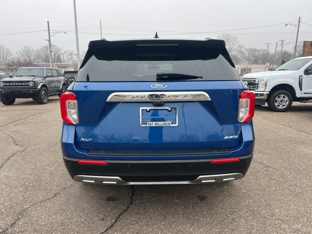Certified 2022 Ford Explorer XLT w/ Equipment Group 202A image 3