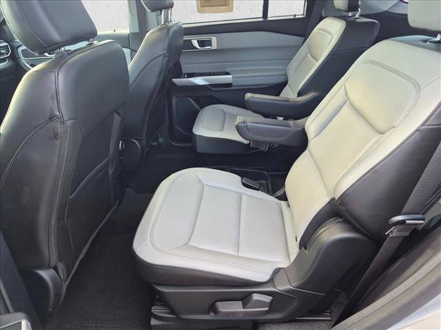 Certified 2021 Ford Explorer XLT w/ Equipment Group 202A AWD/4WD image 17