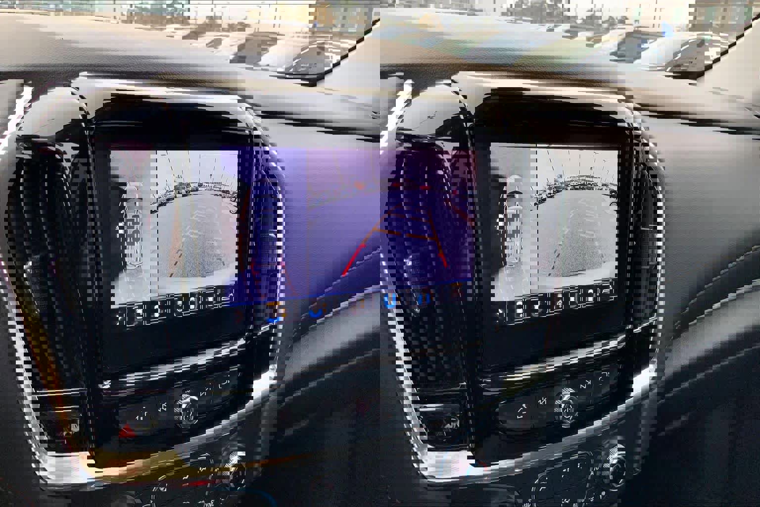 Used 2021 Chevrolet Traverse RS image 26