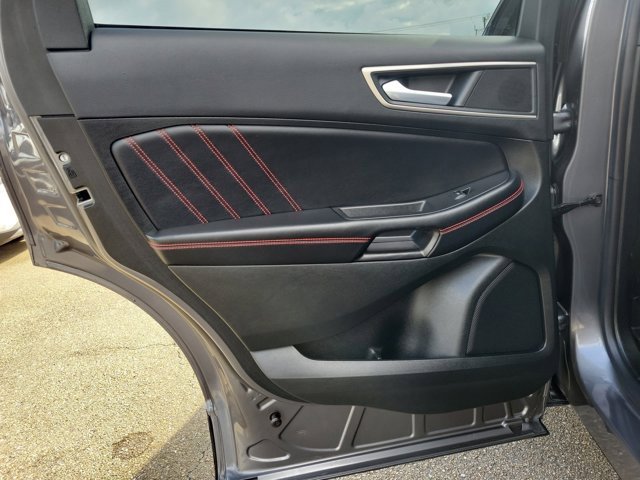 Certified 2023 Ford Edge ST-Line image 13