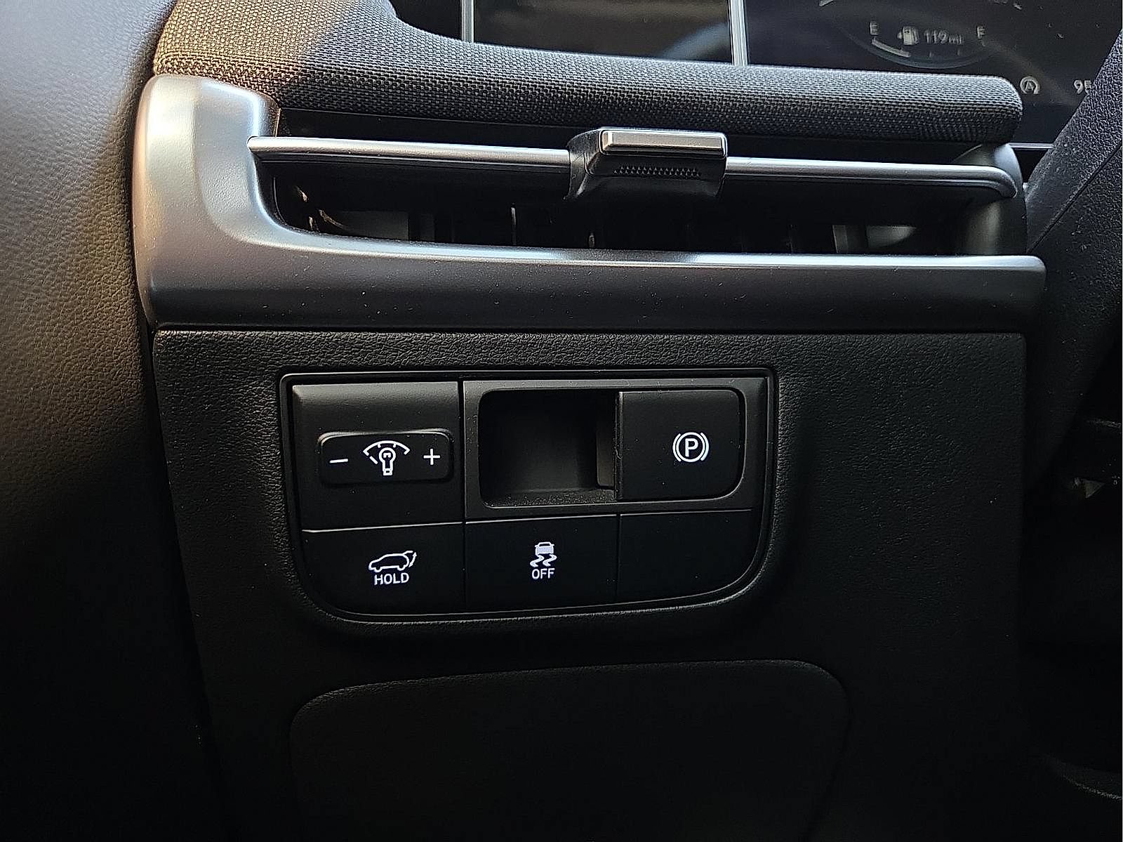 Used 2025 Hyundai Tucson Limited FWD image 18