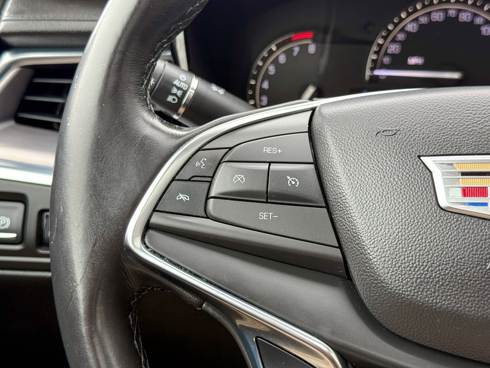 Used 2018 Cadillac XT5 Luxury w/ Driver Awareness Package image 38