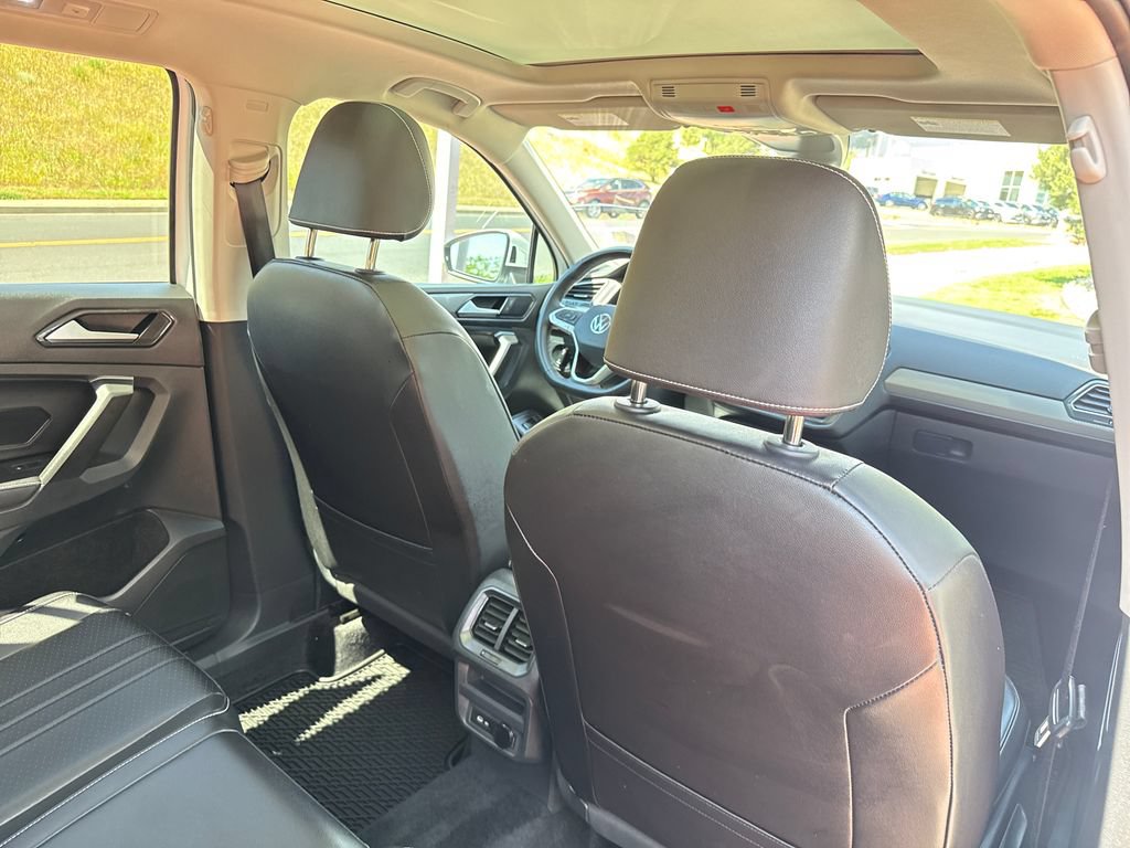 Used 2024 Volkswagen Tiguan SE w/ Panoramic Sunroof Package AWD/4WD image 28