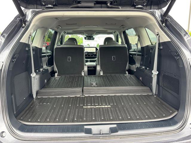 Used 2023 Toyota Highlander Limited FWD image 17