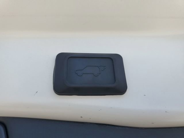 Used 2025 Toyota RAV4 XLE w/ Convenience Package FWD image 10