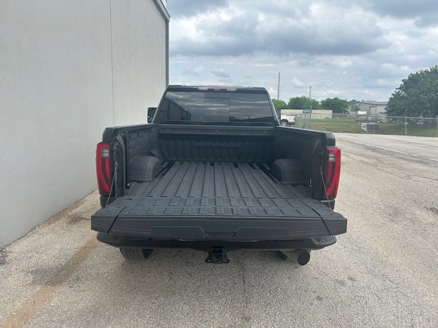 Used 2024 GMC Sierra 2500 Denali Ultimate AWD/4WD image 7