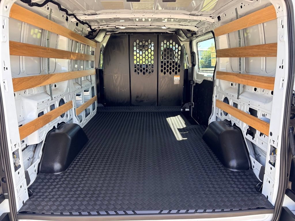 Certified 2025 Ford Transit 250 Low Roof w/ Exterior Upgrade Package RWD image 26