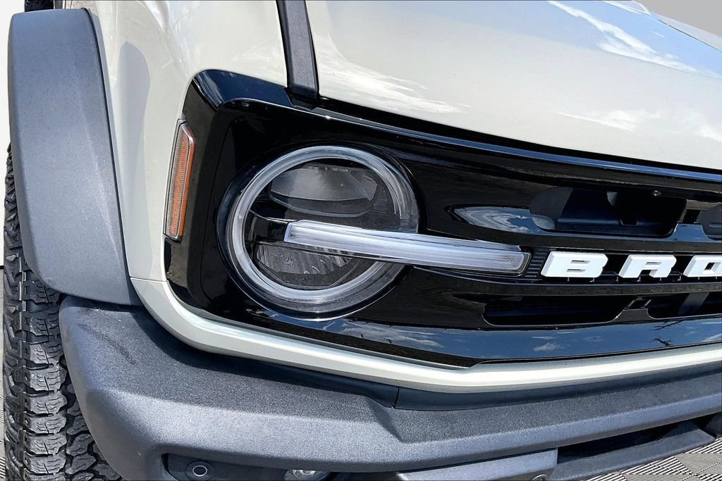 Certified 2025 Ford Bronco Outer Banks w/ Sasquatch Package AWD/4WD image 29
