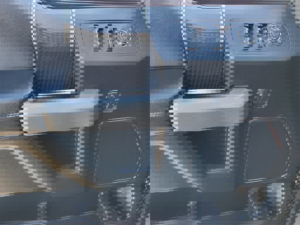 Certified 2018 Ford F150 Raptor w/ Equipment Group 802A Luxury image 17