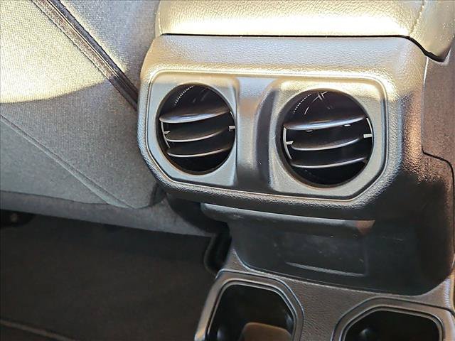 Used 2025 Jeep Wrangler Sport AWD/4WD image 16