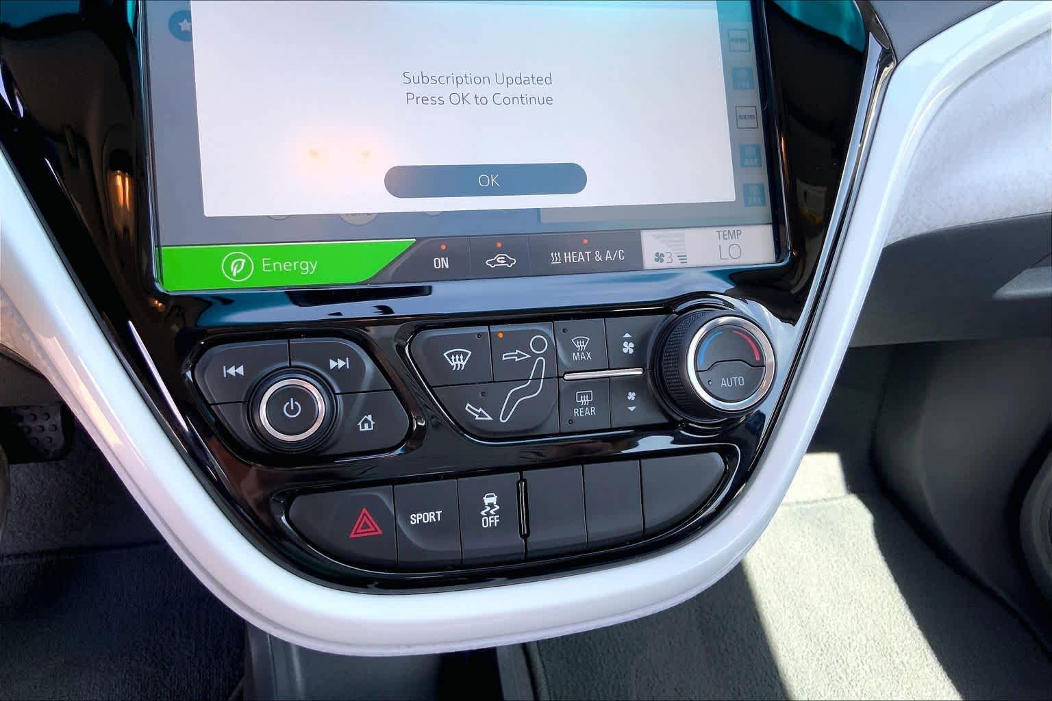 Used 2017 Chevrolet Bolt LT FWD image 31