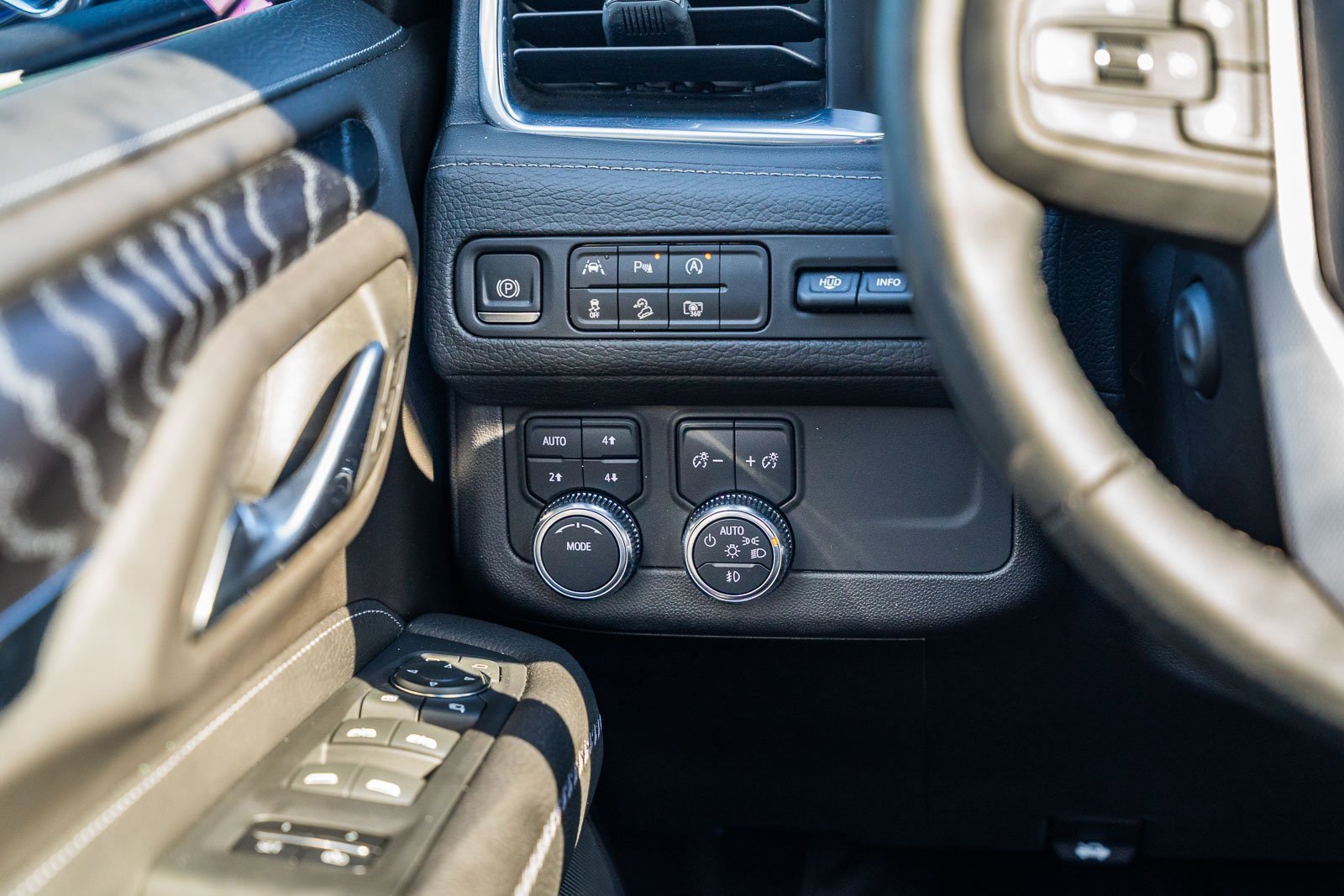 Used 2023 GMC Yukon Denali image 30