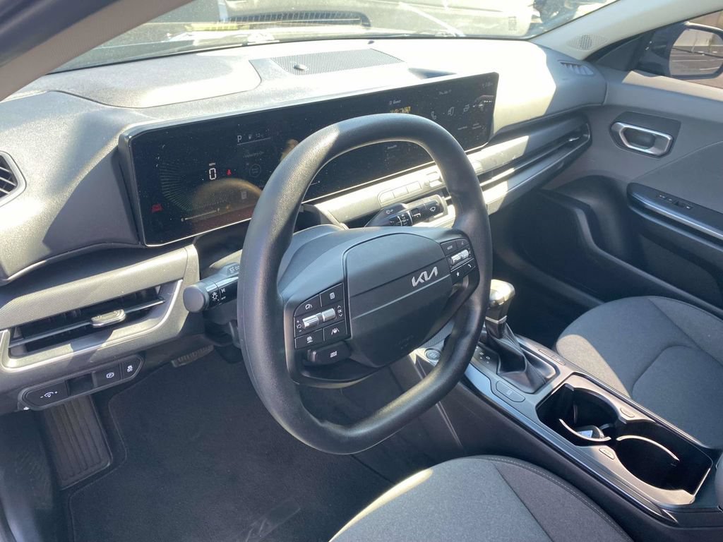 Used 2025 Kia K4 FWD image 17