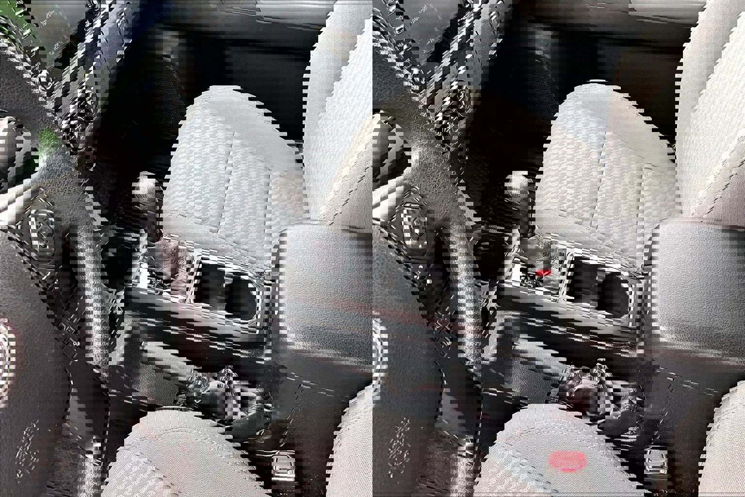 Used 2021 Toyota Tacoma SR AWD/4WD image 15